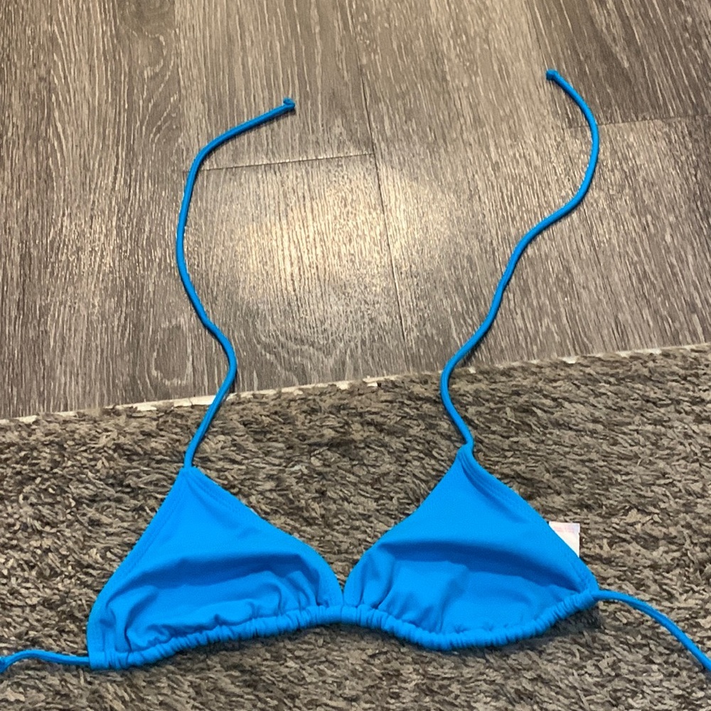 I’m selling a blue bikini and just the top.